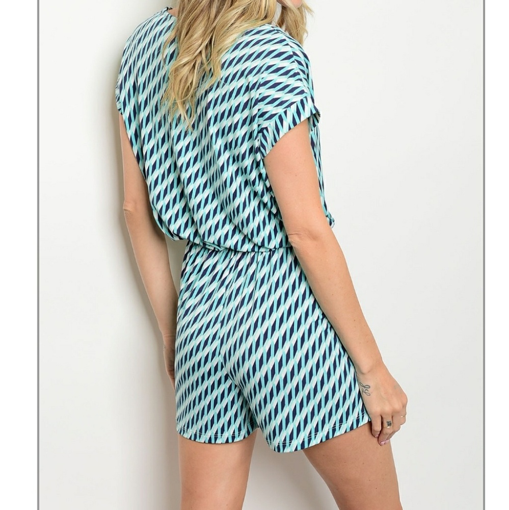 1 med.left!!NWT mint romper with front tie - Picture 2 of 6